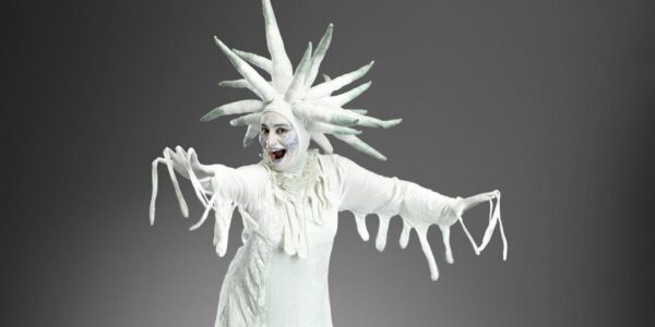 Icy-Queen-Stilt-Performer