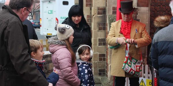 Newmarket-Christmas-Grotto-Event-Visitors