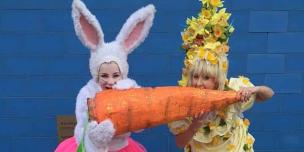 Noble-Easter-Bunny-Stilt-Walkers