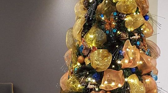 Rustic Christmas Tree with Rose Gold and Copper
