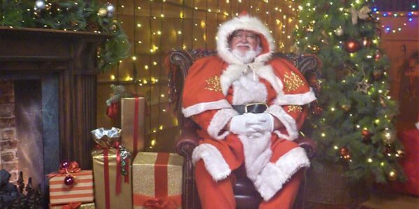 Santa-Entertainer-In-Christmas-Grotto
