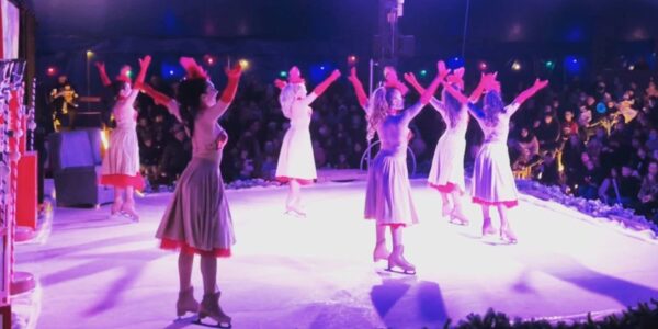 Show-Girls-Performing-On-Ice