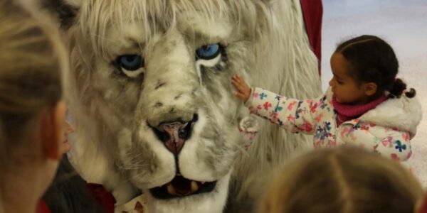 Snow-Lion-Christmas-Performer