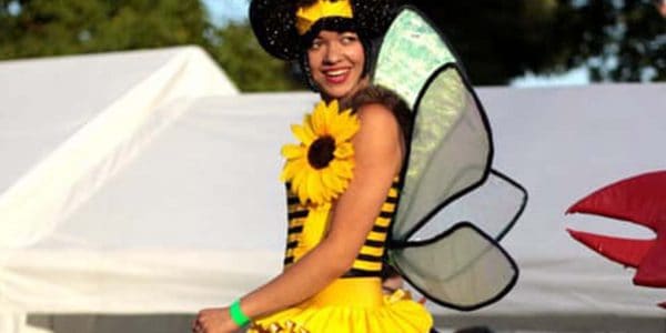 The-Busy-Bumblebees-Stilt-Walker