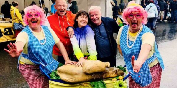 Walkabout-Comedy-Dinner-Ladies-Public-Events