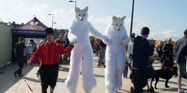White-Fur-Thunder-Foxes