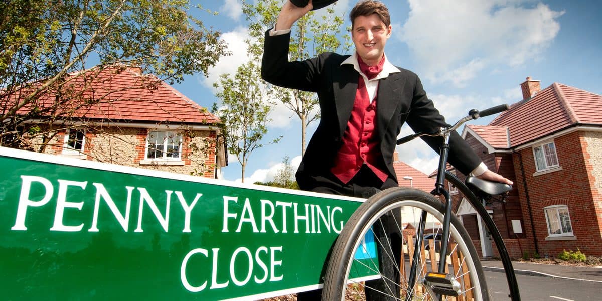 Victorian-themed magician for hire in the UK.