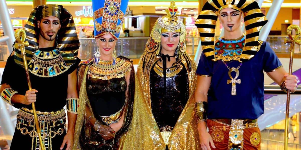 Ancient Egyptian Kings & Queens for hire. Book our roaming historical characters for festivals in the UK & London.