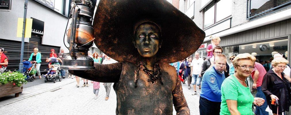 Hire our human statues Hire our human statues