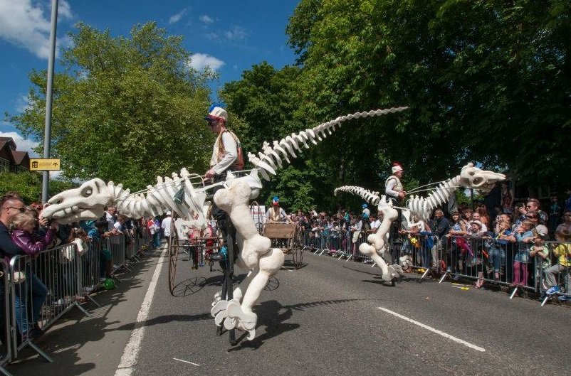 Walkabout dinosaurs for hire for weddings, parties, carnivals and more.