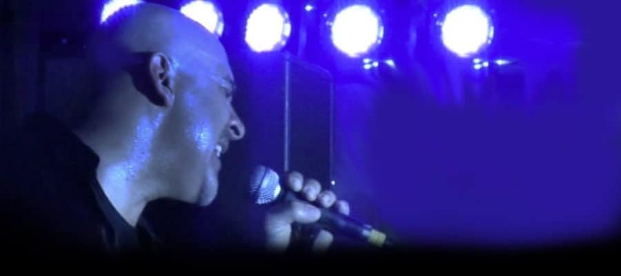 Experienced solo singer for hire in the UK and across London
