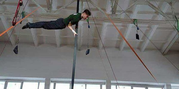 Acrobatic-Chinese-New-Year-Pole-Performer