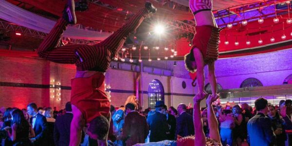 Acrobatic-Circus-Performers