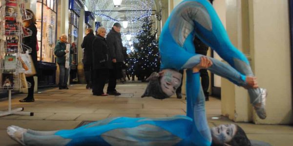 Acrobatic-Icy-Elves