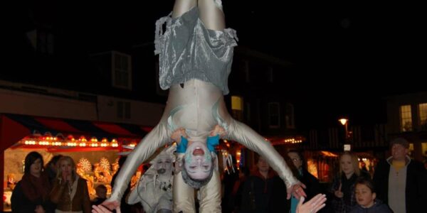 Acrobatic-Performers-For-Christmas-Shows