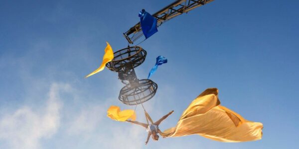Aerial-Crane-Performance-Display