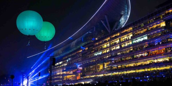 Aerial-Performers-For-Corporate-Shows