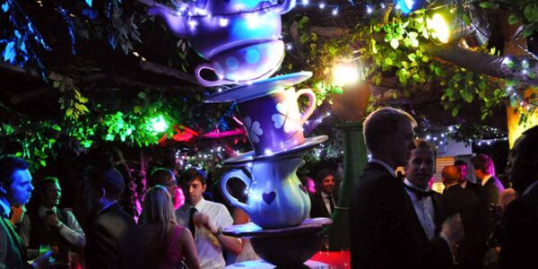 Alice-In-Wonderland-Gian-Teacup-Table-Centrepiece