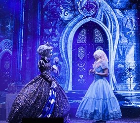 Alice-Winter-Themed-Entertainers