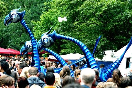 Alien-Birds-Entertainers