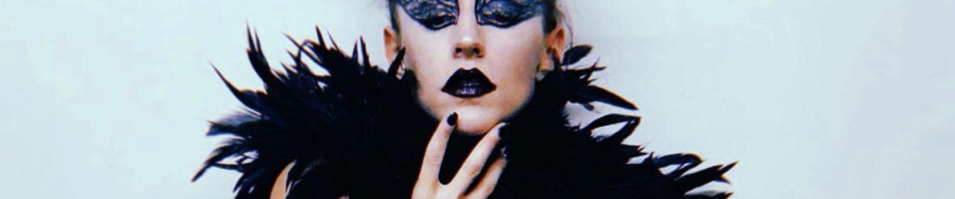 Black-Swan-Themed-Ballerina