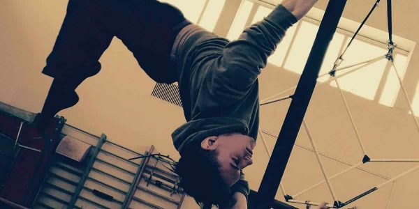 Chinese-New-Year-Pole-Acrobat