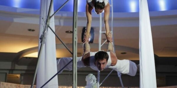 Christmas-Acrobats-For-Hire