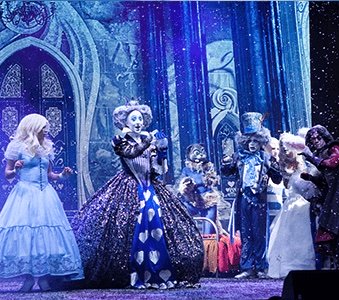 Christmas-Alice-In-Wonderland-Show