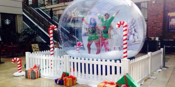 Christmas-Snow-Globe-For-Hire