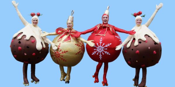 Christmas-Themed-Roller-Skating-Entertainers