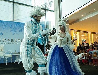 Christmas-Themed-Stage-Show-Entertainment