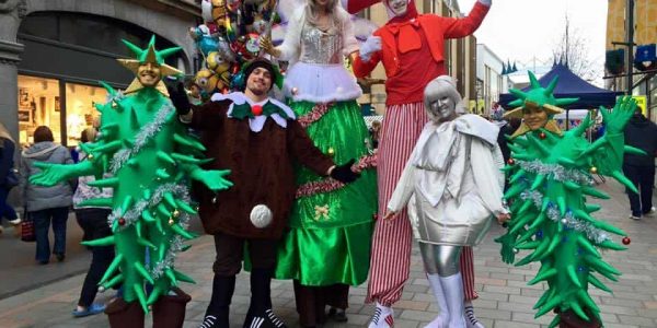 Christmas-Tree-Elves