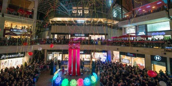 Circus-Acts-Perform-At-Shopping-Centre