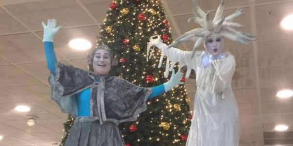 Circus-Performers-At-Christmas-Events