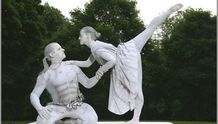 Daring-Wedding-Acrobats Daring-Wedding-Acrobats