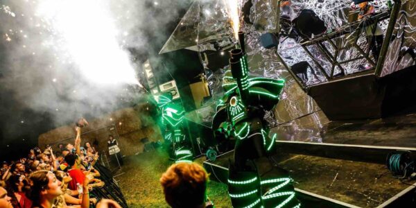 Festival-Robot-Performers
