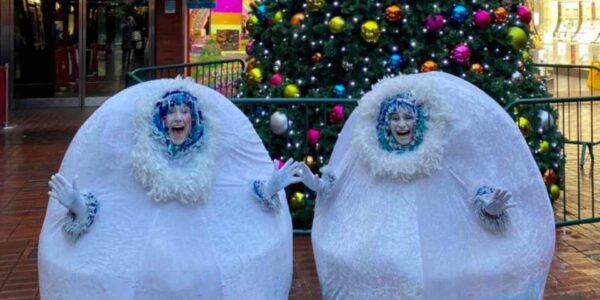 Festive-Walkabout-Snowballs