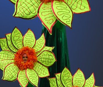 Floret-The-Sunflower-Stilt-Performers