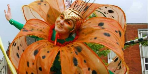 Flower-Stilt-Walking-Duo