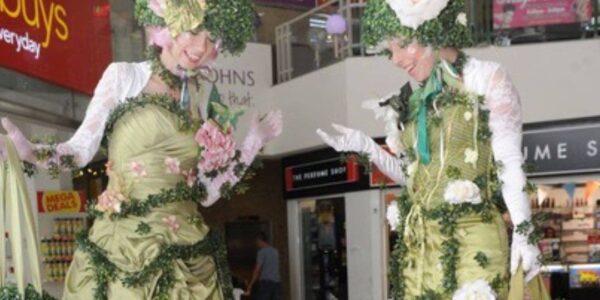 Garden-Ladies-On-Stilts