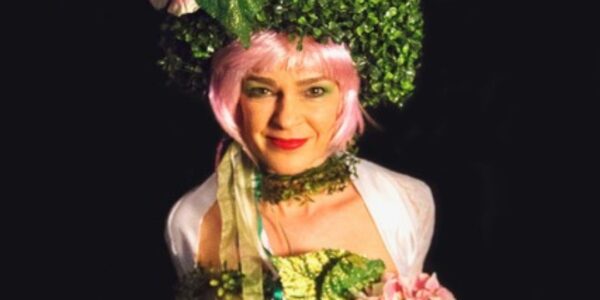 Garden-Lady-On-Stilts