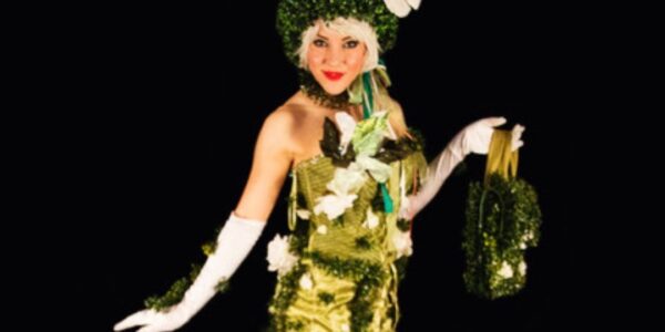 Garden-Stilt-Walker