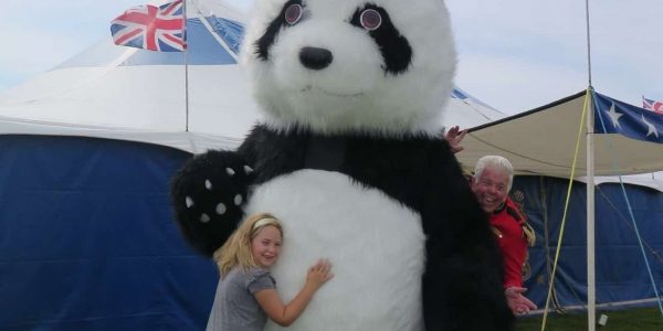 Giant-Panda-Performer