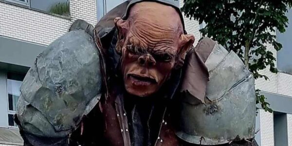 Giant-Troll-Character-for-Hire-Horror-Act