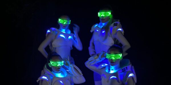 Glow-Girls-With-Glasses