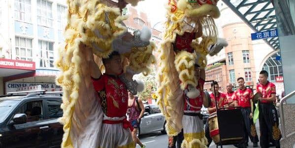 Golden-Chinese-Lion-Dancer-Performers