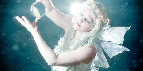Ice-Fairy-Contact-Juggler