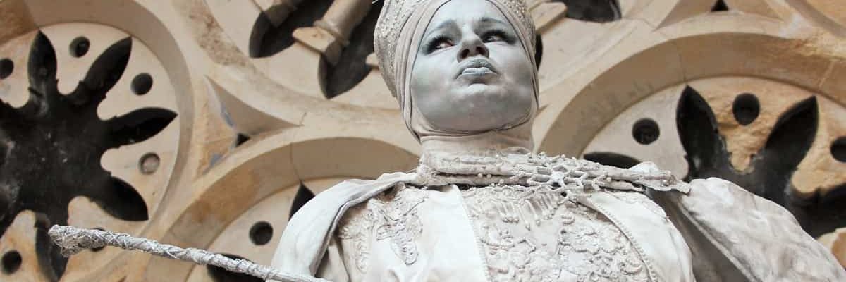Ice-Queen-Human-Statue Ice-Queen-Human-Statue