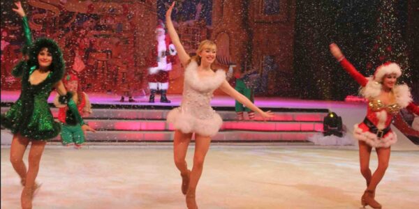 Ice-Skating-Christmas-Performers