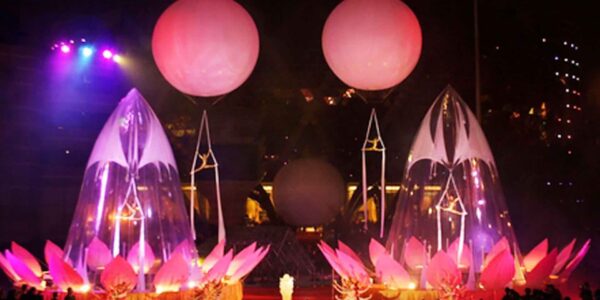 Inflatable-Aerial-Silk-Show